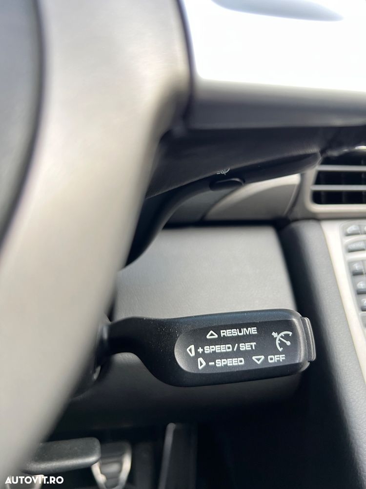 Porsche 911 Carrera - 34