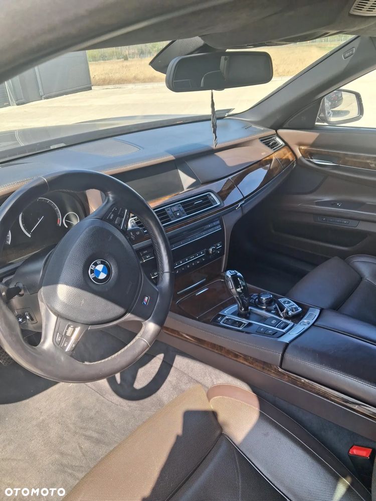 BMW Seria 7 760i - 7