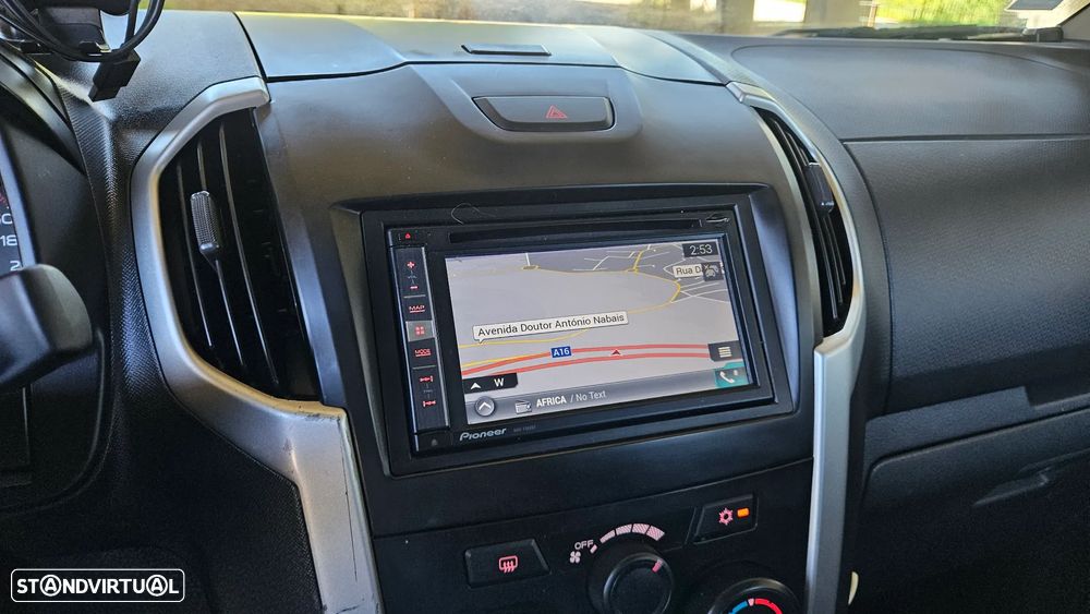 Isuzu D-Max 4x4 Cabine Dupla Custom - 22