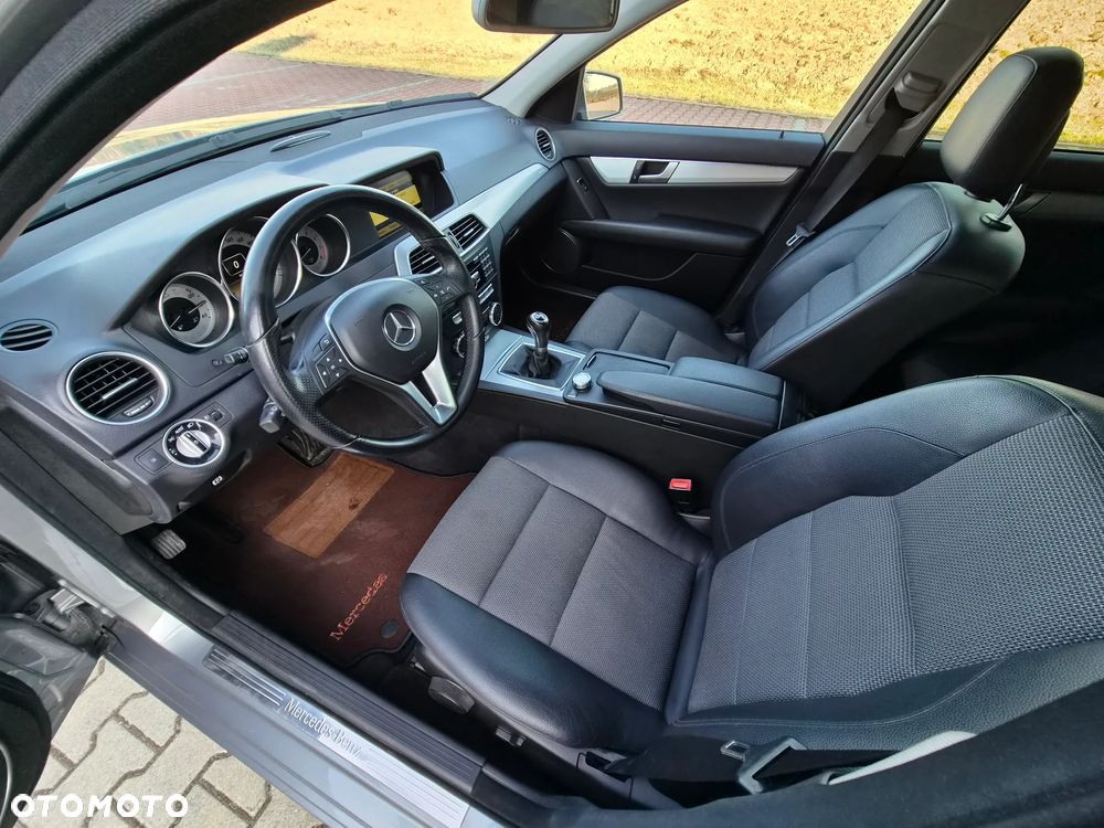 Mercedes-Benz Klasa C 180 BlueEFFICIENCY Avantgarde - 25