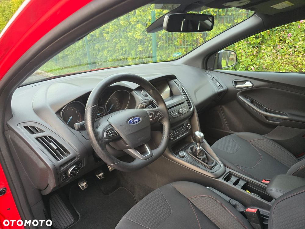 Ford Focus 1.0 EcoBoost STart-Stopp-System ST-LINE X - 25
