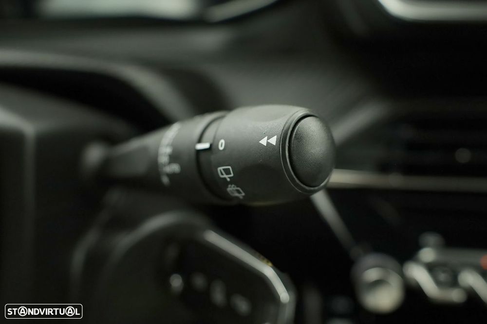 Peugeot 2008 1.2 PureTech Allure - 19