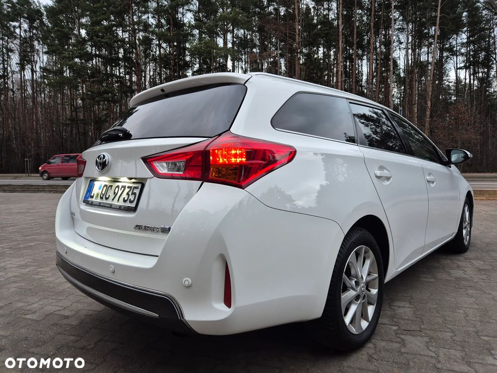 Toyota Auris 1.8 HSD Luna - 17