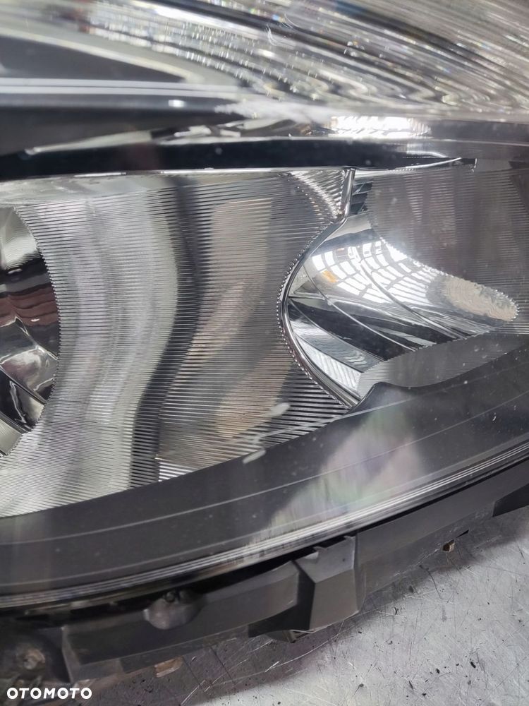 MERCEDES A KLASA W176 LAMPA PRAWA PRZEDNIA H7 UK - 9
