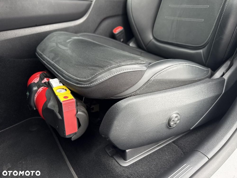 Mercedes-Benz GLC - 12