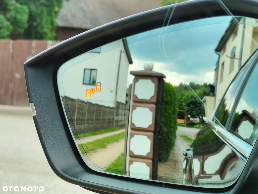 Skoda Superb 2.0 TDI L&K DSG - 32