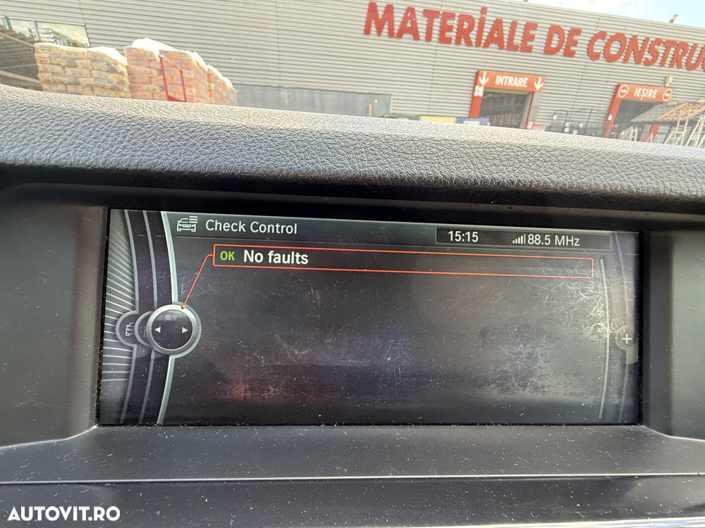 BMW Seria 5 520d Aut. - 31