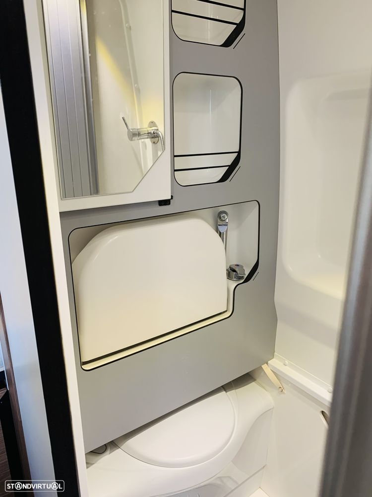 Pilote V600 Pop Up, 140CV - 13