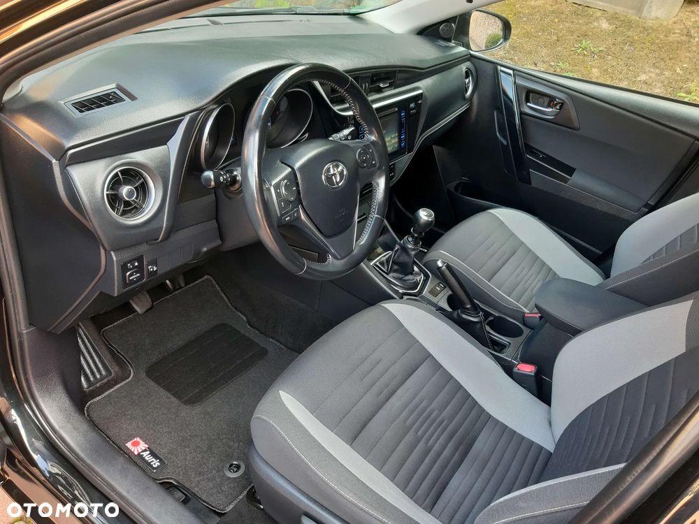 Toyota Auris - 12