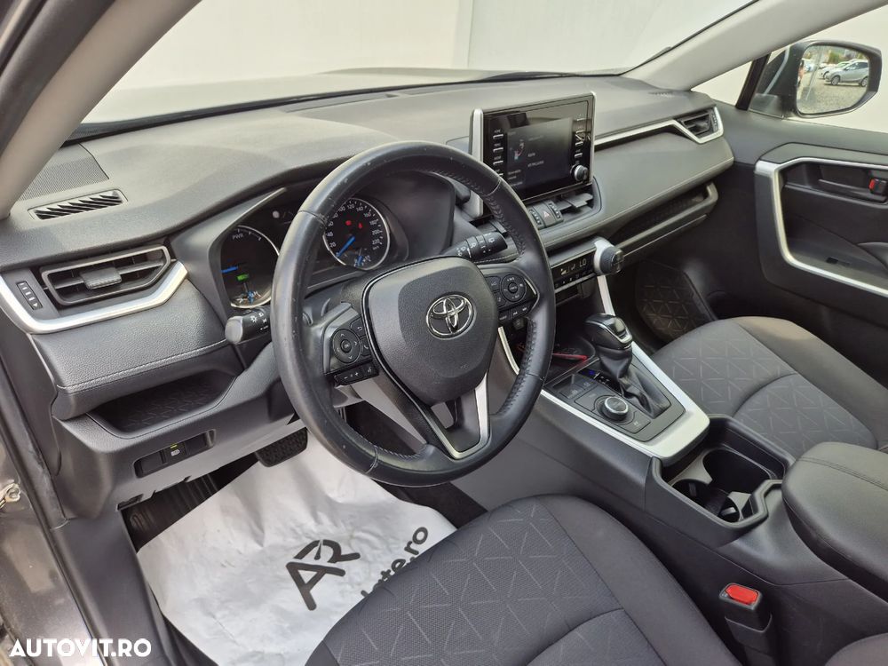 Toyota RAV4 - 9