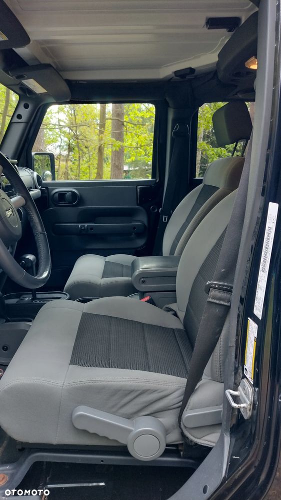 Jeep Wrangler - 16