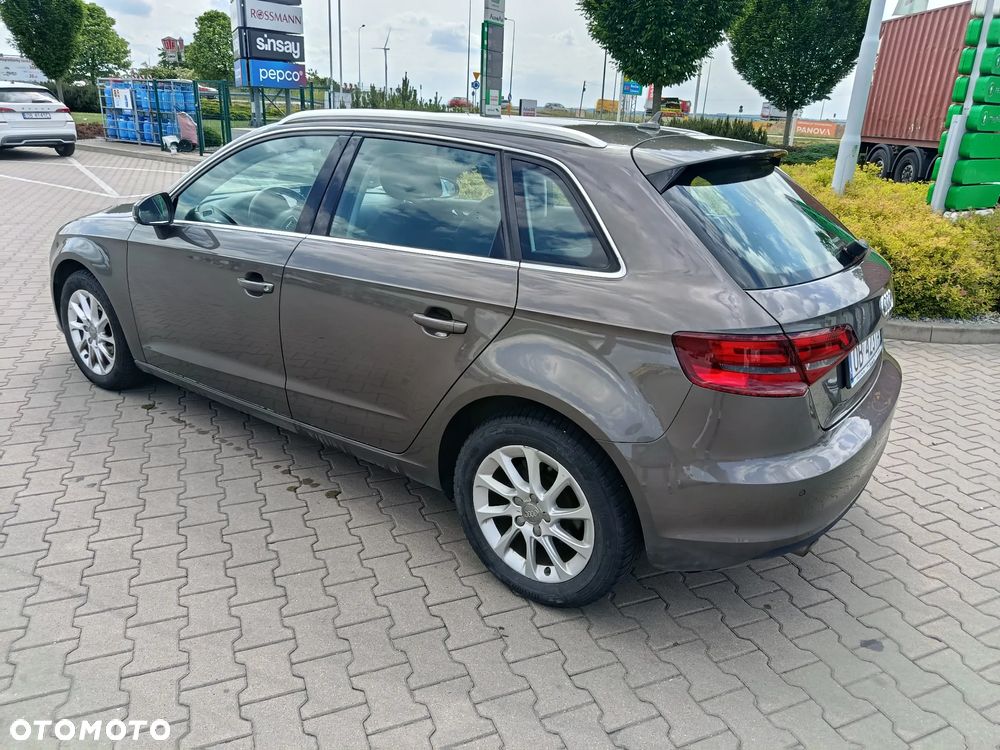 Audi A3 Sportback 1.6 TDI Ambiente - 2