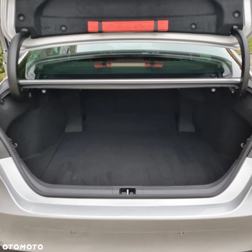 Toyota Camry 2.5 Hybrid Prestige CVT - 16