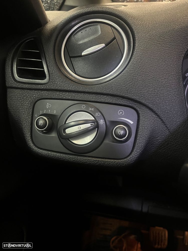 Ford S-Max 2.0 TDCi Titanium 7L - 31