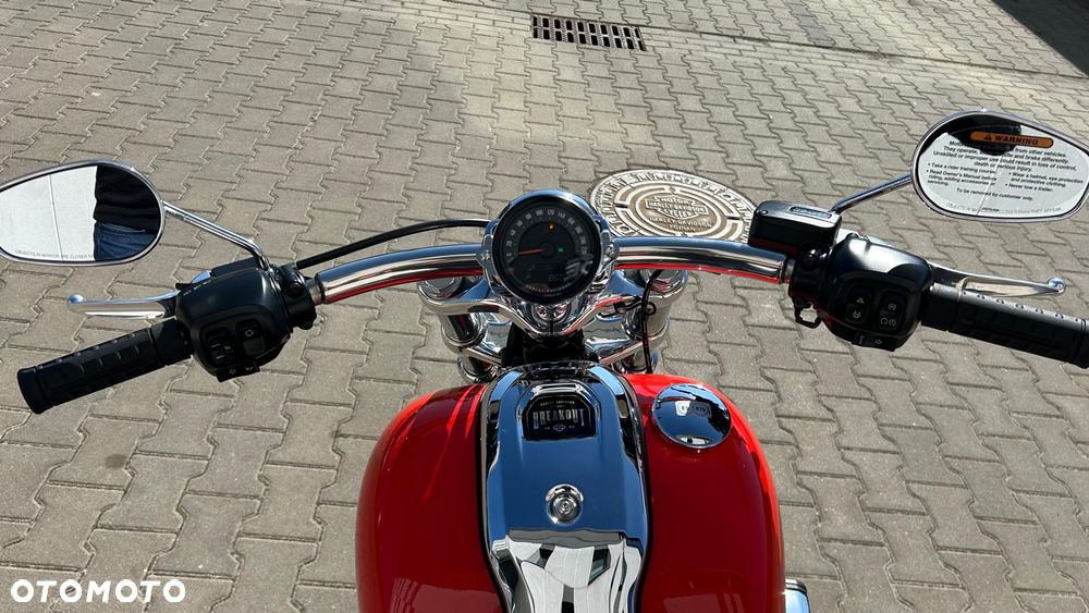 Harley-Davidson Softail Breakout - 9