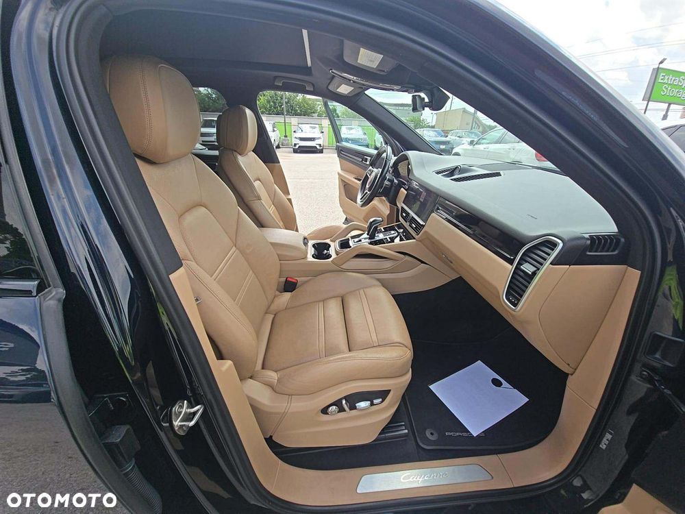 Porsche Cayenne - 7