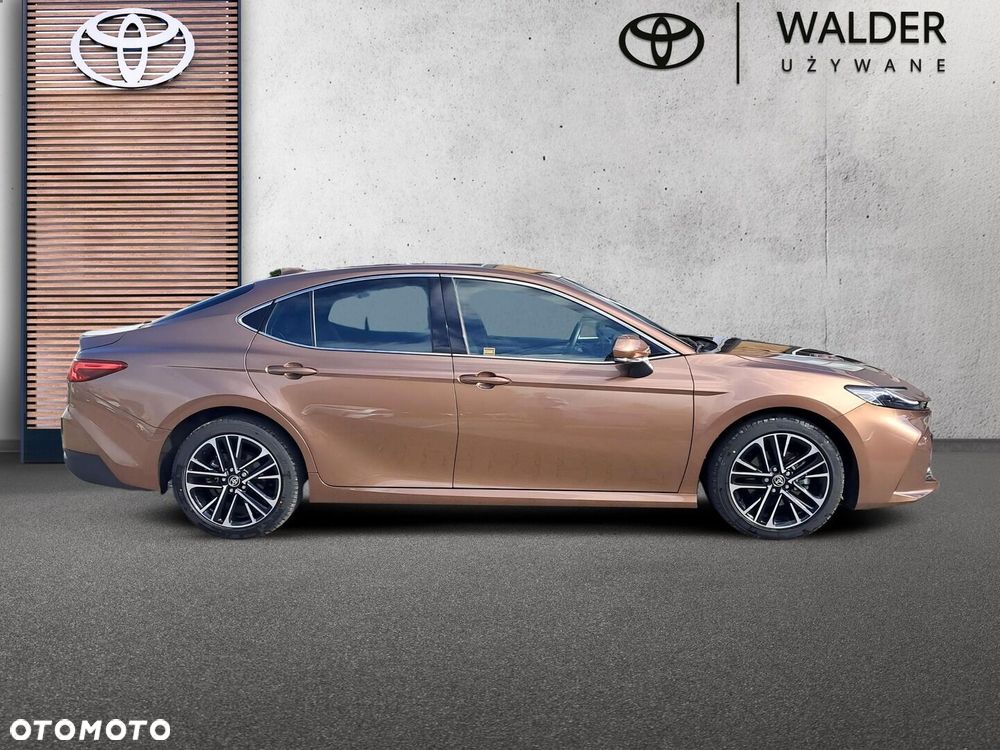 Toyota Camry - 7