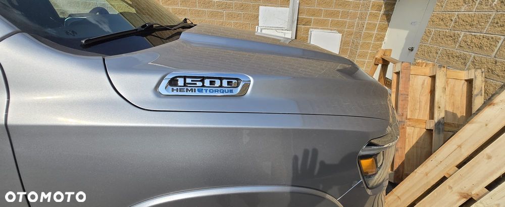 RAM 1500 5.7 eTorque Crew Cab Shortbed Laramie Chrome - 6