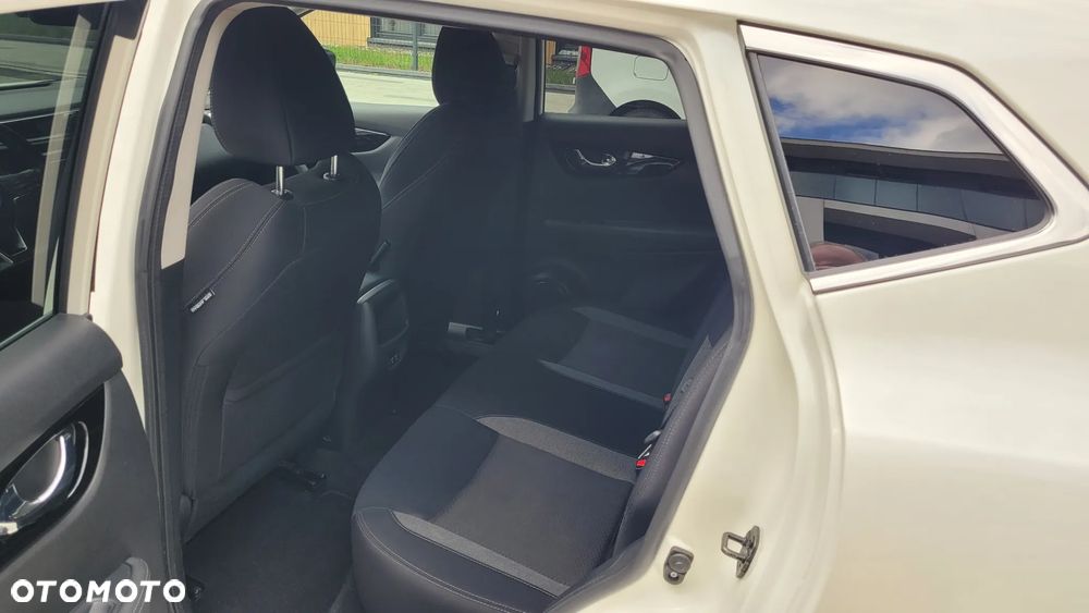 Nissan Qashqai 1.3 DIG-T N-Connecta - 8