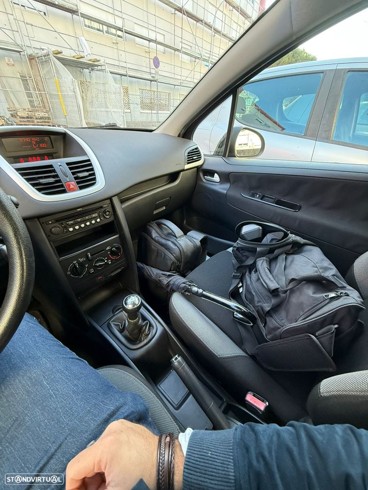 Peugeot 207 1.4 16V Trendy - 5