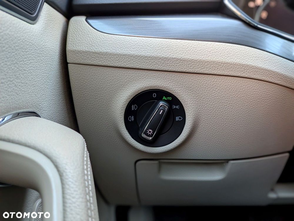 Skoda Superb 2.0 TSI Style DSG - 34