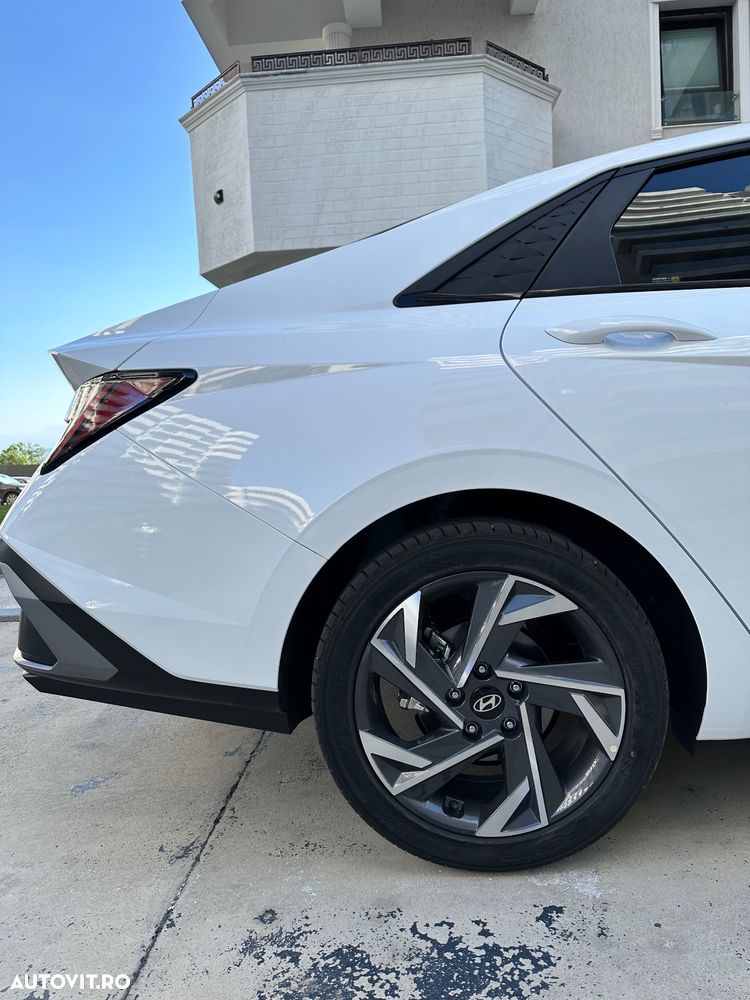 Hyundai Elantra 1.6 l 123 CP CVT Exclusive - 10