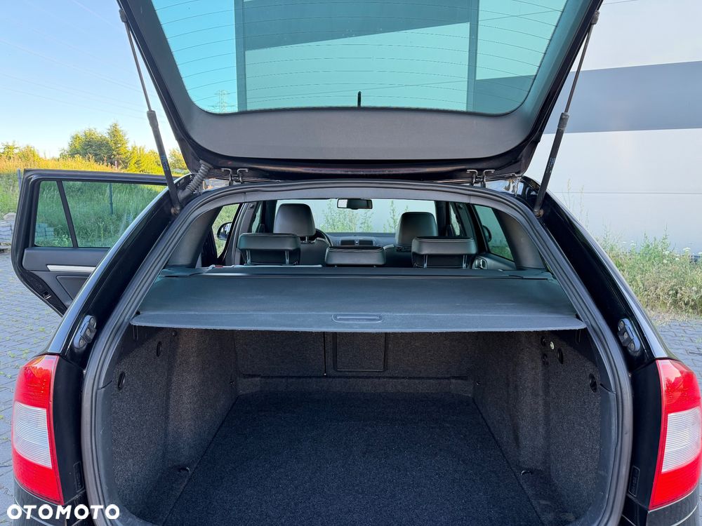 Skoda Octavia 2.0 TDI RS DSG - 28