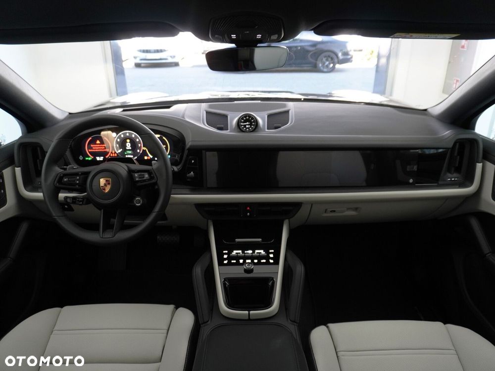 Porsche Cayenne E-Hybrid PHEV Black Edition - 36