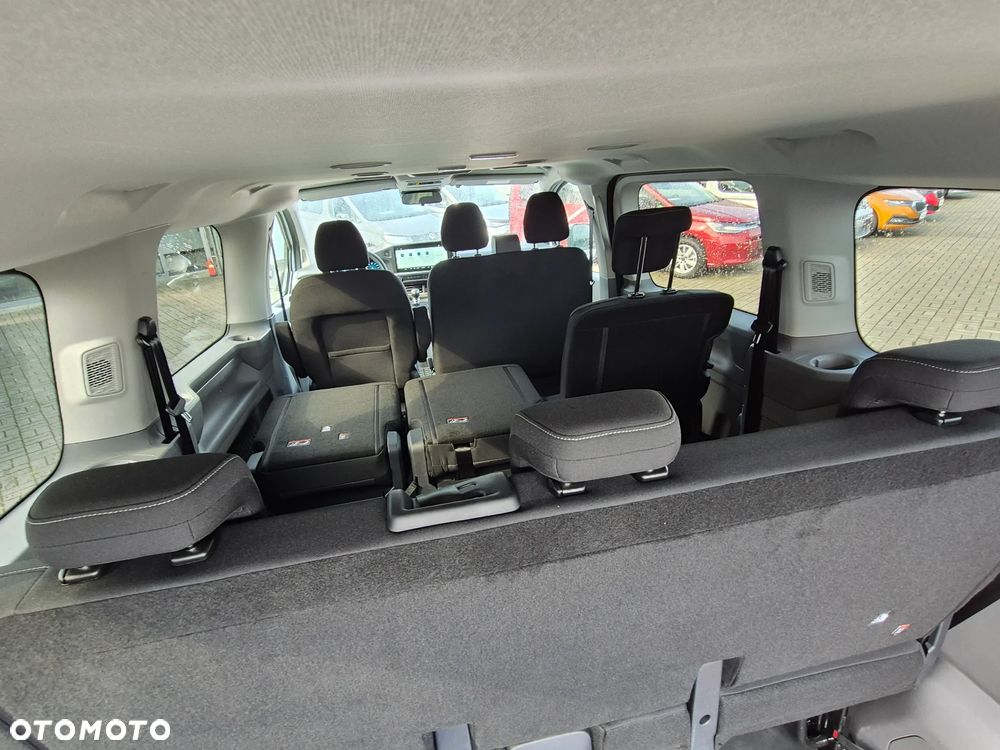 Volkswagen Caravelle - 16