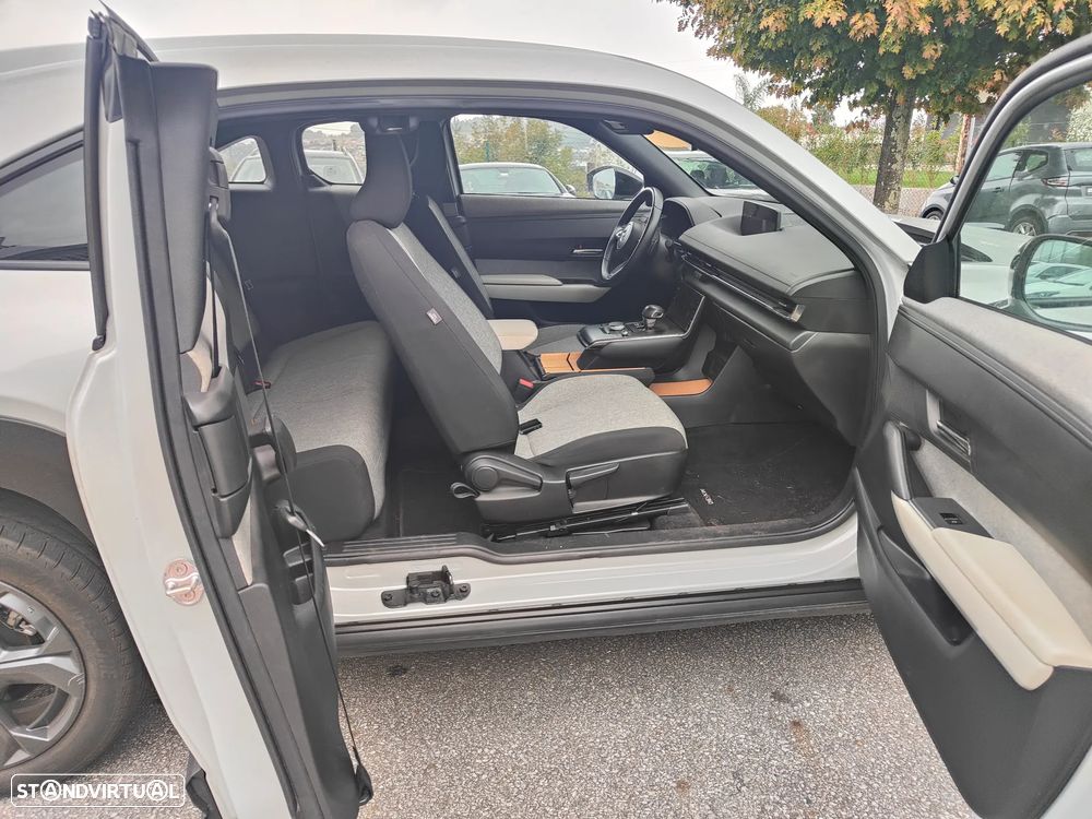 Mazda MX-30 - 4