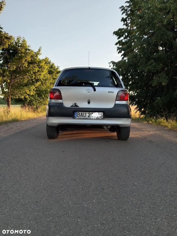 Toyota Yaris - 4
