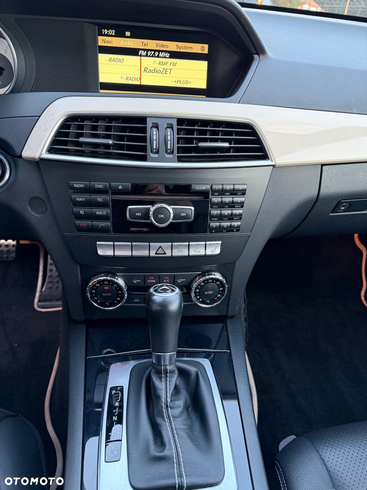 Mercedes-Benz Klasa C 180 BlueEFFICIENCY 7G-TRONIC - 17