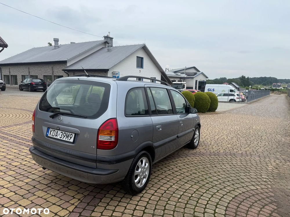 Opel Zafira 1.6 16V Club - 4