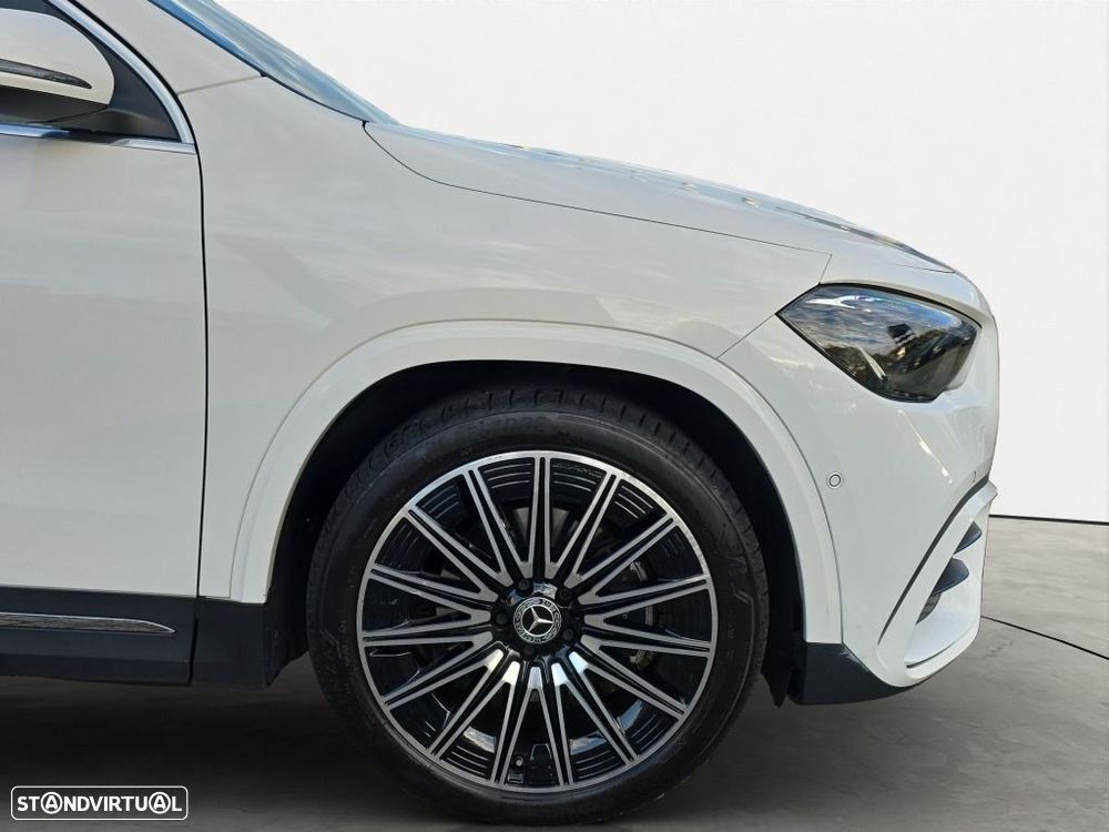 Mercedes-Benz GLA 180 - 6