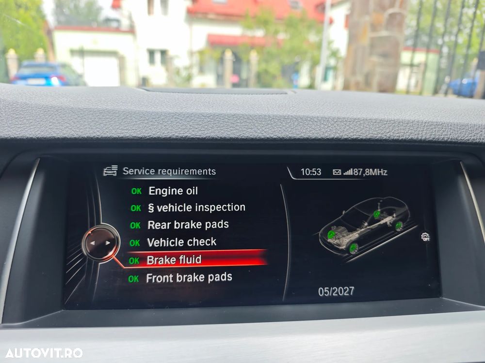 BMW Seria 5 525d xDrive AT - 10