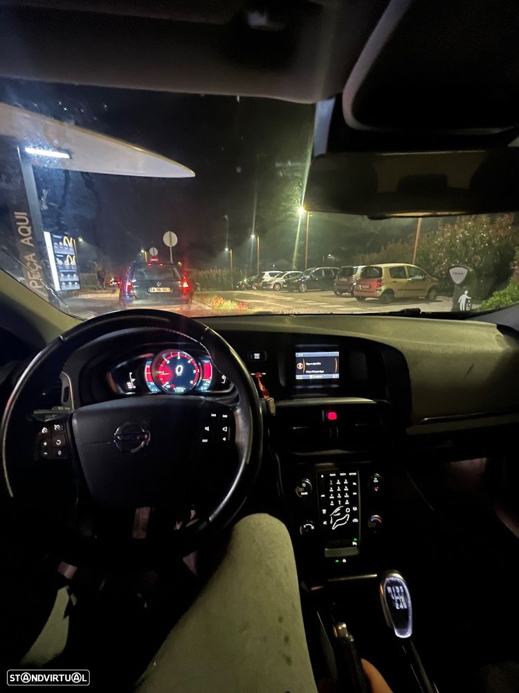 Volvo V40 D2 Kinetic - 11