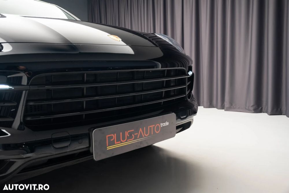 Porsche Cayenne - 12