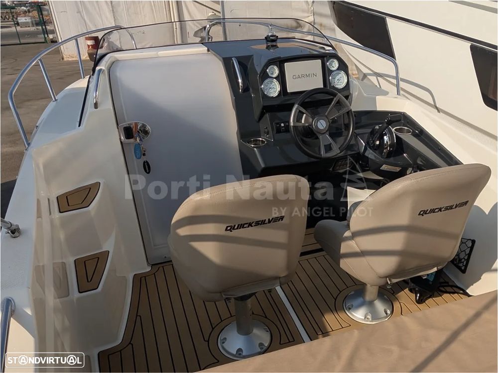 Quicksilver Activ 555 Cabin - 13