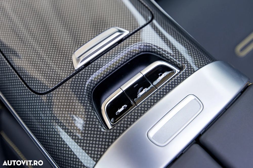 Mercedes-Benz CLE Mercedes-AMG 53 4M+ Cabrio AMG S.SHIFT TCT 9G - 37