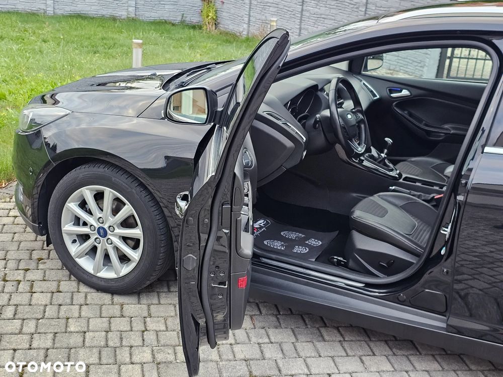 Ford Focus Turnier 1.0 EcoBoost Start-Stopp-System TITANIUM X - 19