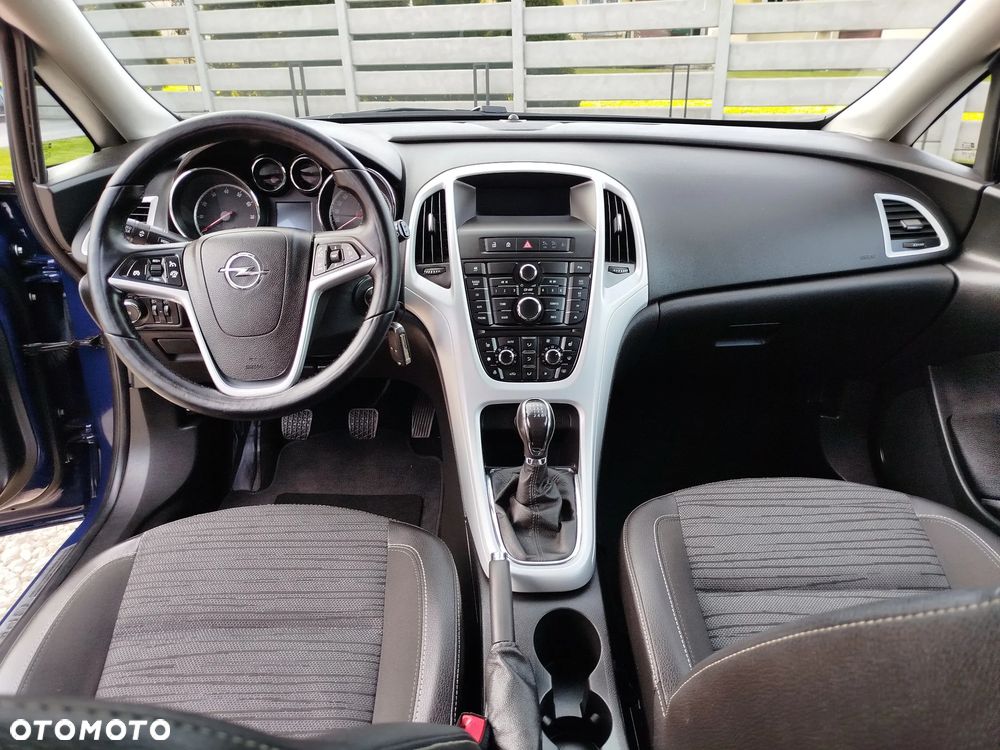 Opel Astra 1.4 Turbo 150 Jahre - 16