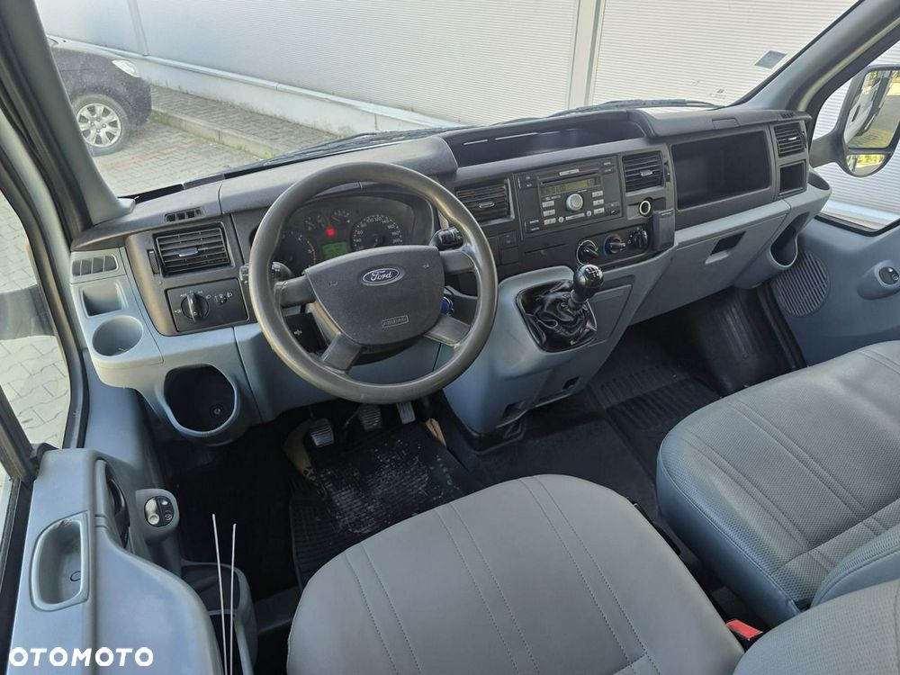 Ford Transit - 28