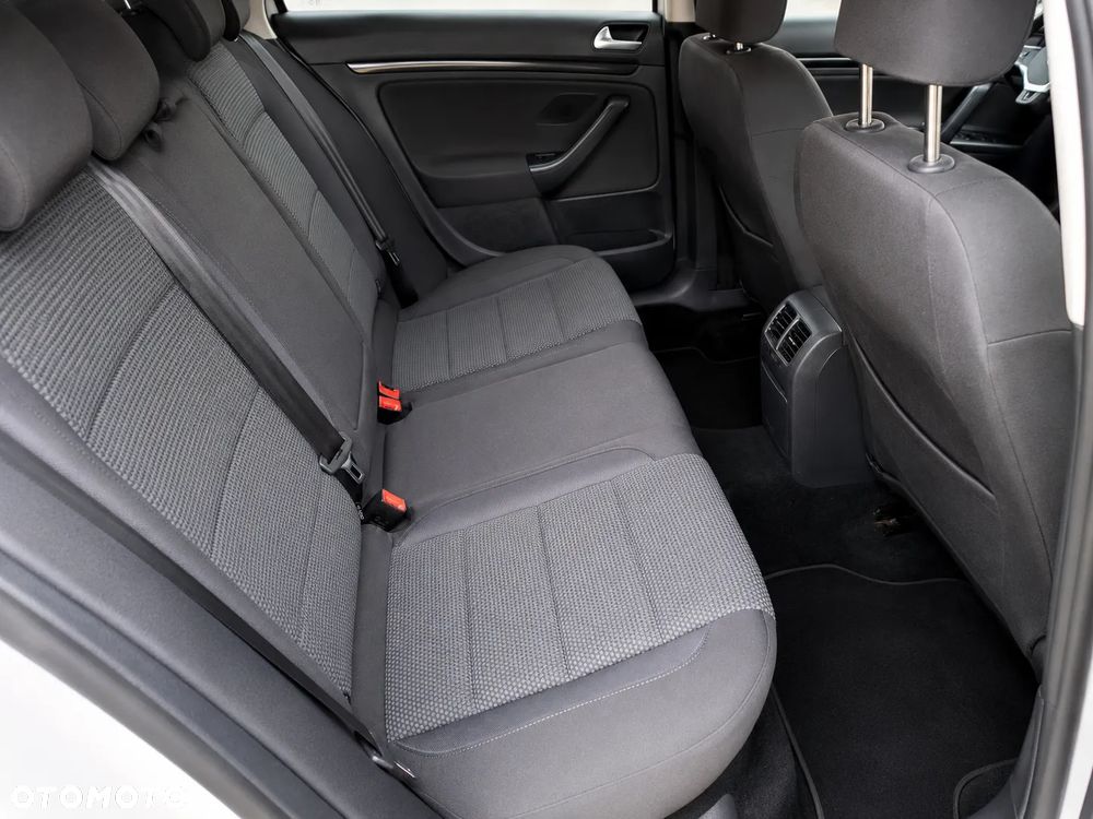 Volkswagen Golf 1.6 TDI DPF DSG Style - 13