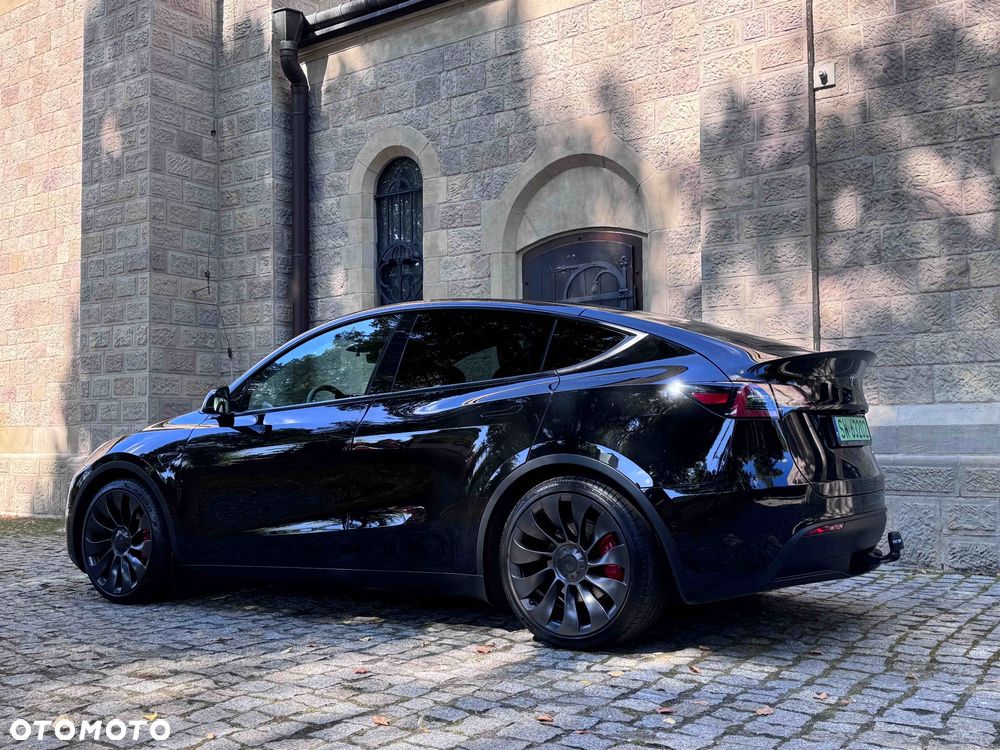 Tesla Y Model Performance Dual Motor AWD - 4