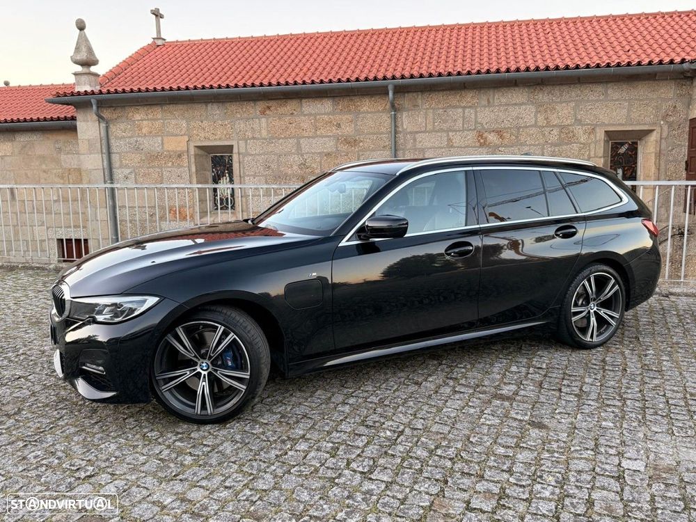 BMW 330 e Touring Pack M Auto - 33