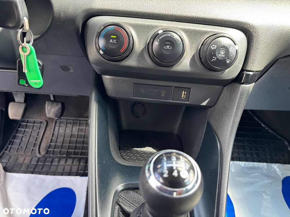 Toyota Yaris 1.0 Comfort - 34