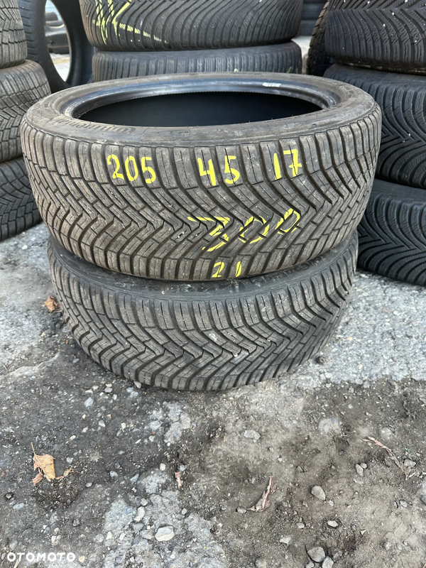 205/45x17 Continental