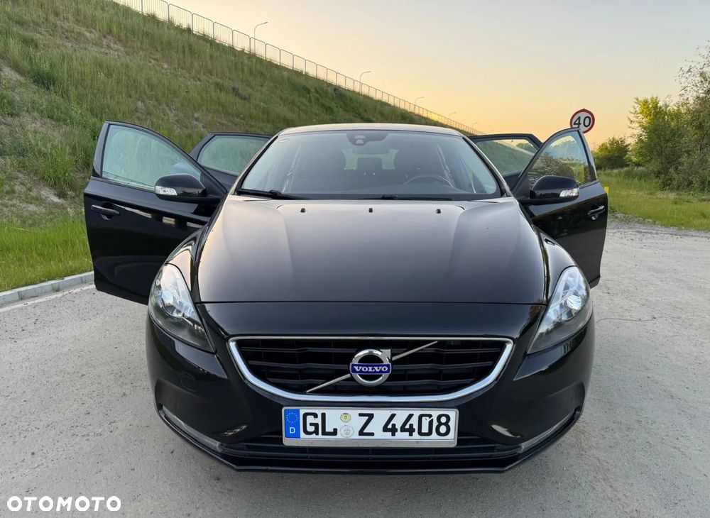 Volvo V40 D2 Momentum - 1