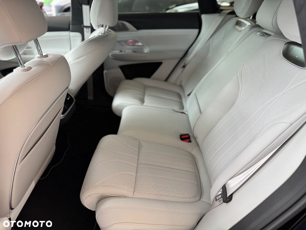 XPeng G9 94.6 kWh AWD Performance - 10