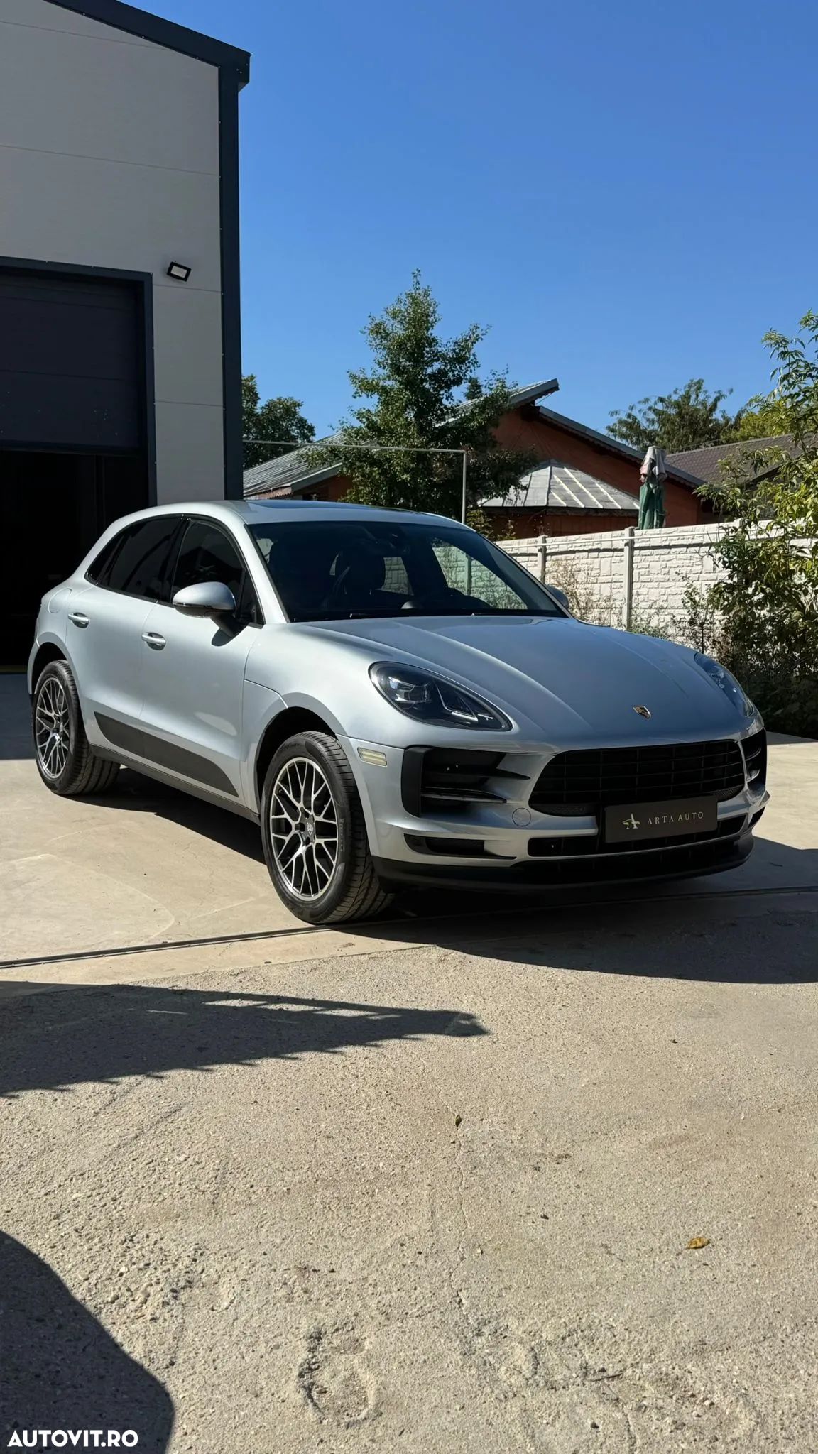 Porsche Macan Standard - 1